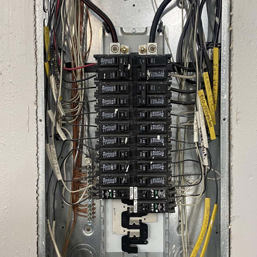 Circuit breaker panel
